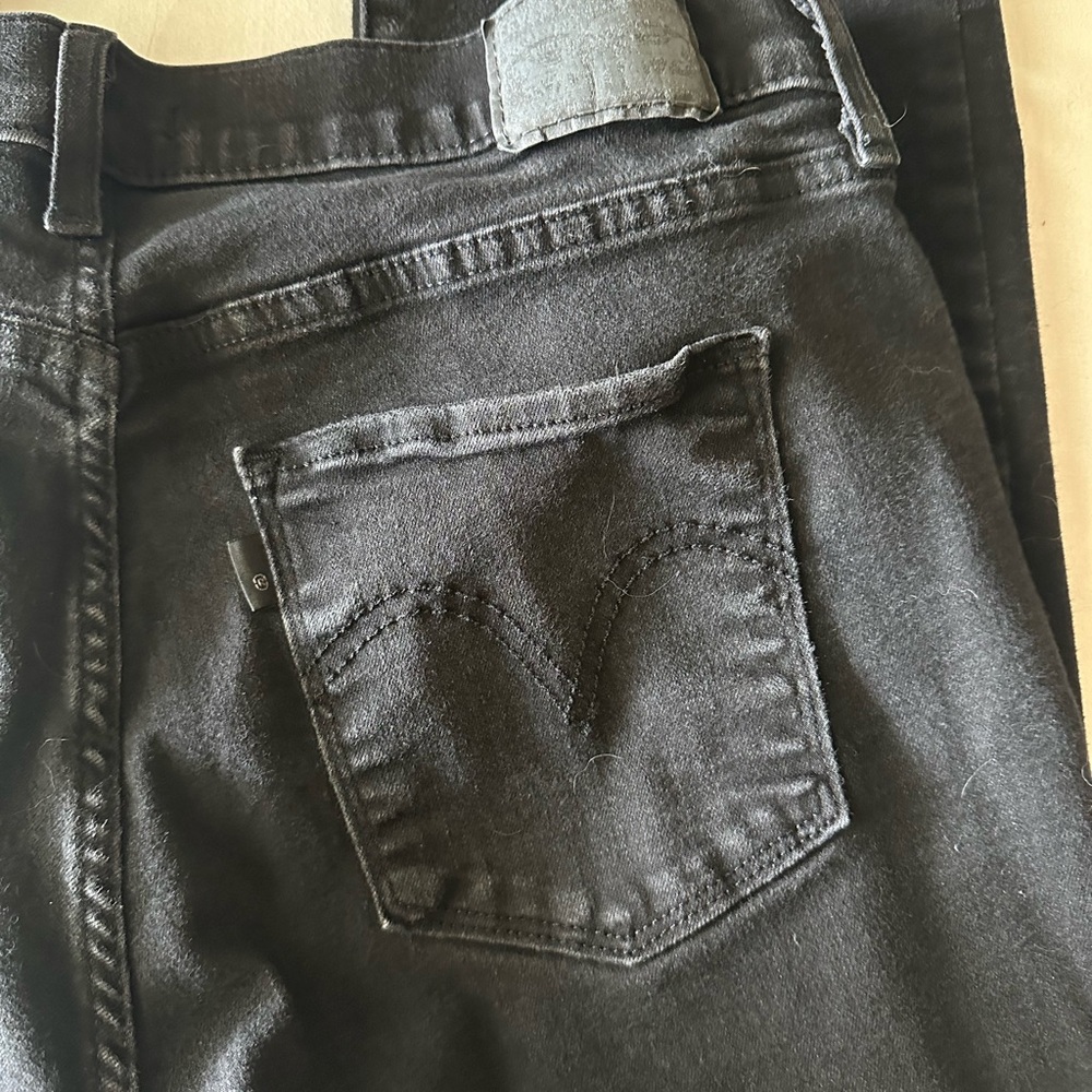 Women's Black Levi’s Jeans - Picture 3 of 3